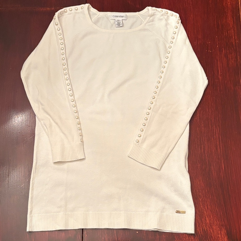 Calvin Klein White Women's 3/4 sleeve Sweater with Button Accents
